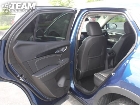 Used 2022 Buick Envision Essence w/ Safety Package FWD image 21