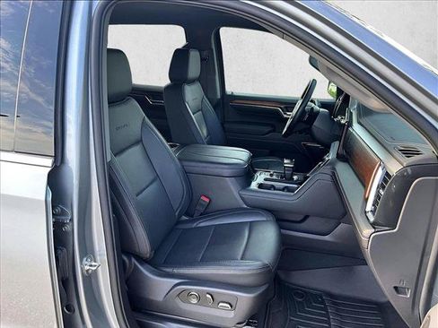 Used 2024 GMC Sierra 1500 Denali w/ Technology Package AWD/4WD image 9