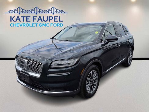 Used 2023 Lincoln Nautilus AWD w/ Premium Package image 3