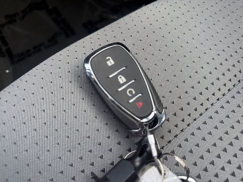 Used 2025 Chevrolet Trax LT w/ LT Convenience Package image 22