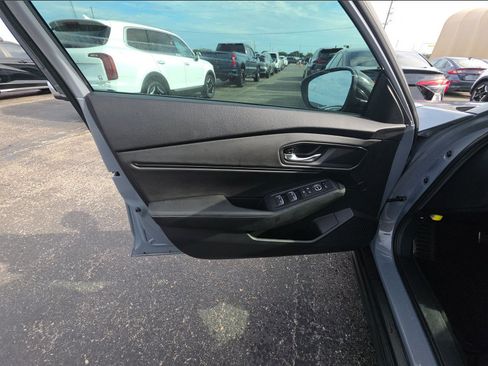 Used 2025 Honda Accord Sport image 11