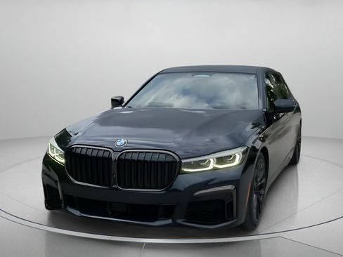 Used 2021 BMW 750i xDrive w/ Luxury Rear Seating Package AWD/4WD image 10