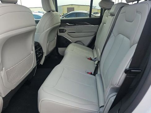 Used 2022 Jeep Grand Cherokee Overland image 13