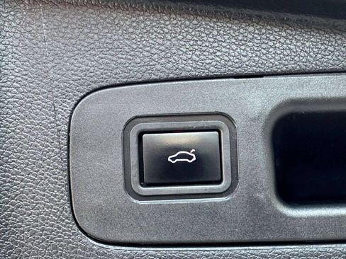 Used 2019 Honda CR-V EX image 12