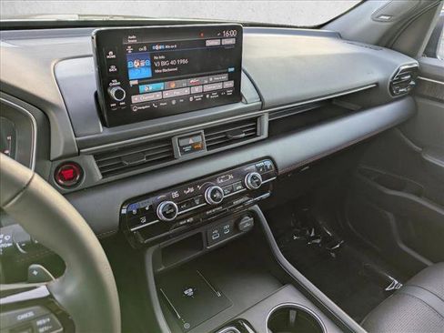 Used 2025 Honda Pilot Black Edition image 15