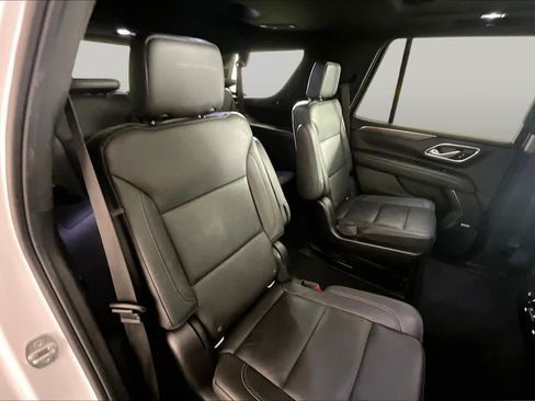 Used 2021 Chevrolet Tahoe Z71 w/ Luxury Package AWD/4WD image 19