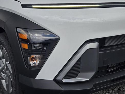 New 2027 Hyundai Kona SE FWD image 2