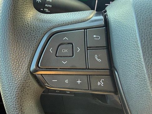 Used 2025 Toyota Sienna LE w/ LE Plus Package image 21