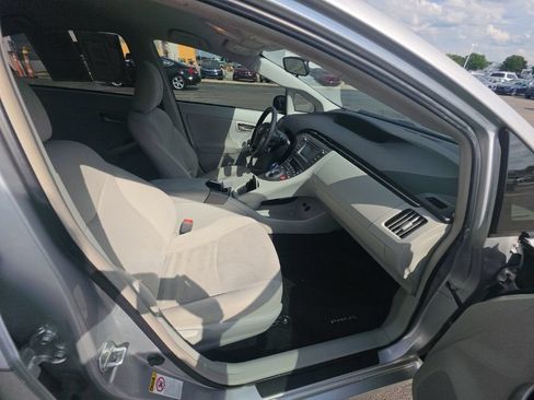 Used 2015 Toyota Prius Three FWD image 33