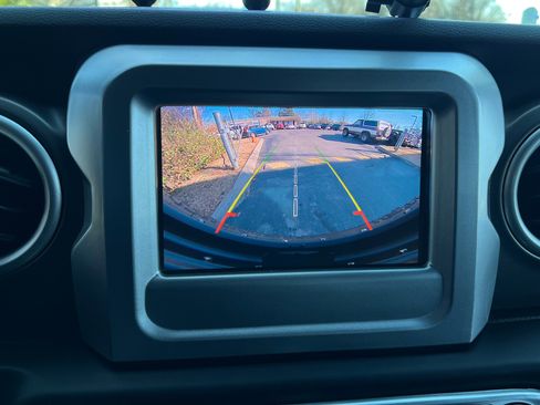 Used 2019 Jeep Wrangler Unlimited Sport S image 38