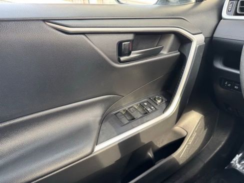 Certified 2022 Toyota RAV4 LE AWD/4WD image 27