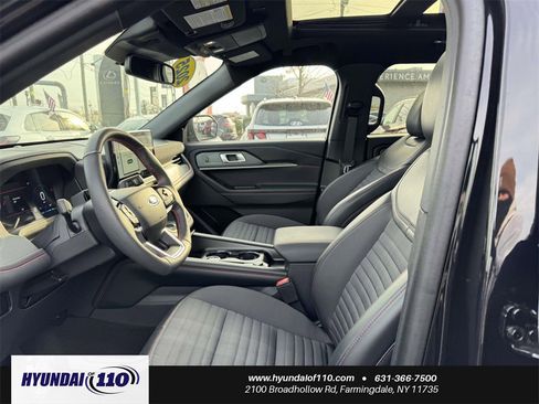 Used 2025 Ford Explorer ST-Line w/ Premium Package image 13