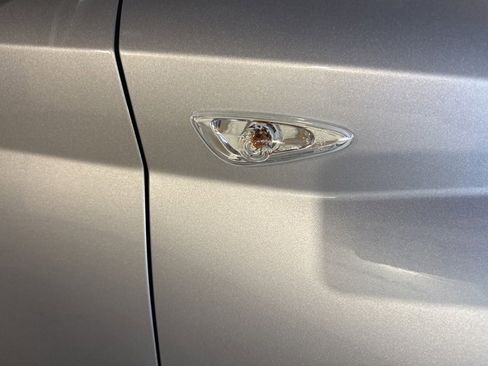 Used 2025 Hyundai Venue SE image 9