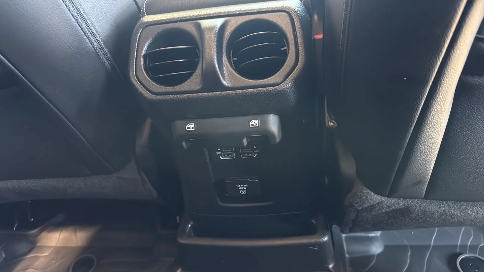 Used 2023 Jeep Wrangler Unlimited Sahara w/ Cold Weather Group AWD/4WD image 40