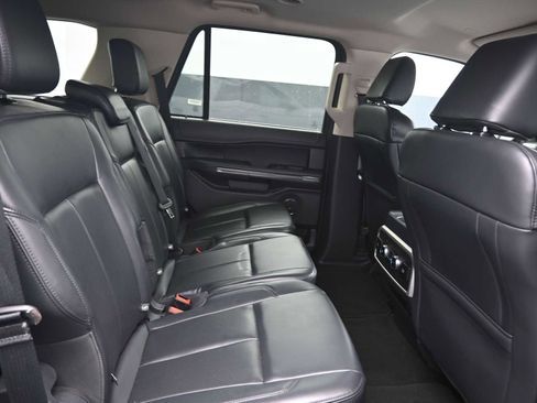 Used 2024 Ford Expedition XLT image 18