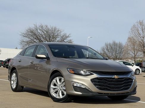 Used 2024 Chevrolet Malibu LT image 2