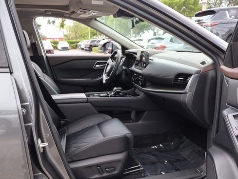 Used 2023 Nissan Rogue Platinum w/ Platinum Premium Package FWD image 33