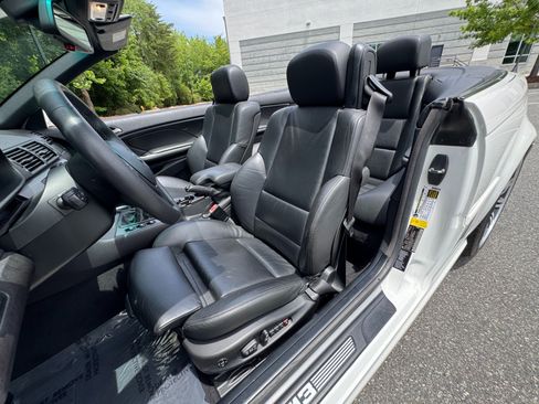 Used 2006 BMW M3 Convertible RWD image 33
