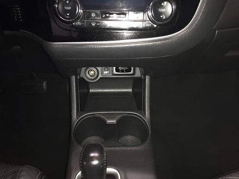 Used 2016 Mitsubishi Outlander GT AWD/4WD image 14