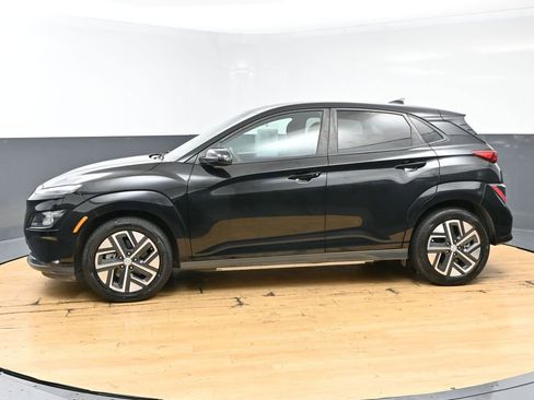Used 2023 Hyundai Kona SE w/ Cargo Package image 6