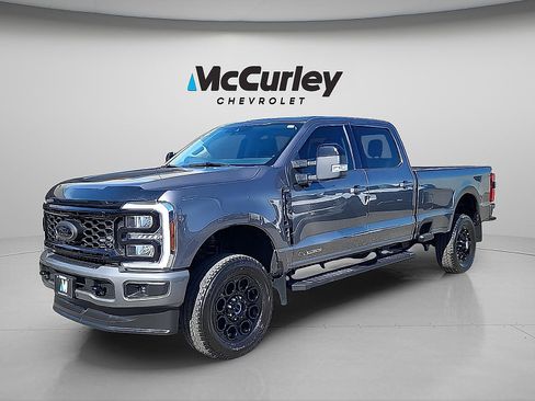 Used 2025 Ford F350 Lariat w/ Black Appearance Package AWD/4WD image 3