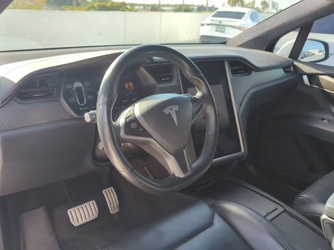 Used 2018 Tesla Model X P100D image 10