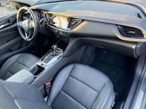 Used 2018 Buick Regal Essence w/ Driver Confidence Package #1 image 38