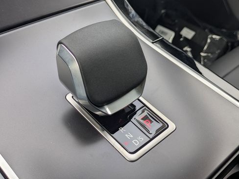 New 2026 Land Rover Range Rover Velar Dynamic SE AWD/4WD image 16