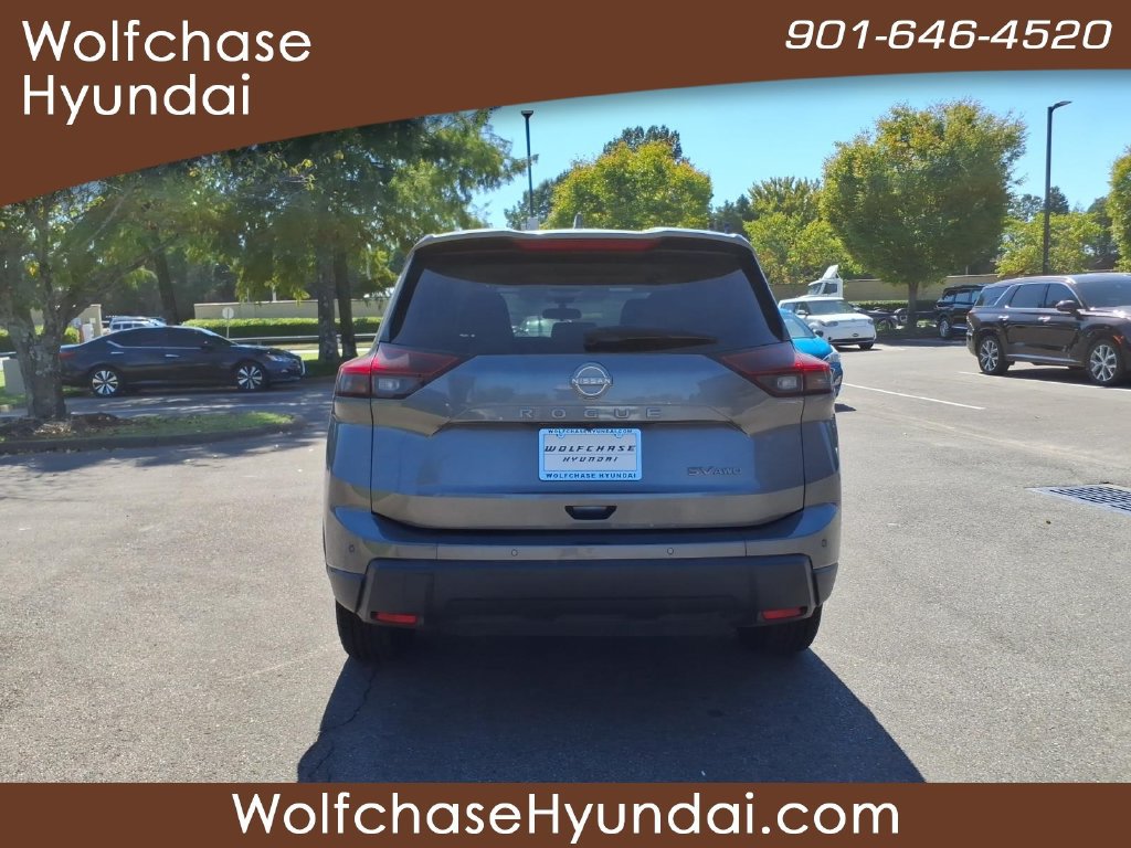 Used 2024 Nissan Rogue SV AWD/4WD image 4