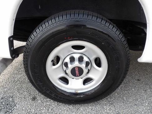 Used 2022 GMC Savana 2500 RWD image 44