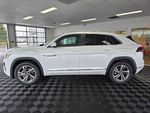 New 2024 Volkswagen Atlas Cross Sport SEL R-Line image 7