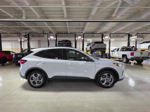 Used 2025 Ford Escape ST-Line w/ Equipment Group 301A FWD image 8