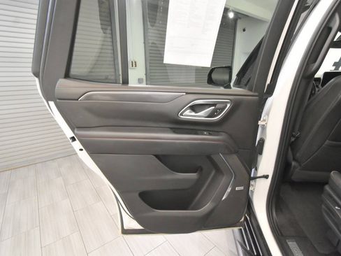 Used 2022 Chevrolet Tahoe RST w/ Luxury Package AWD/4WD image 18