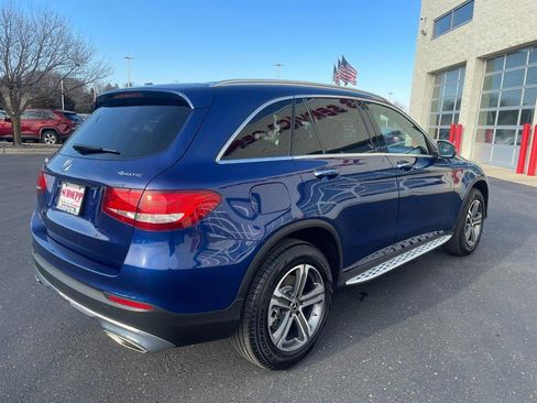 Used 2018 Mercedes-Benz GLC 300 4MATIC image 3