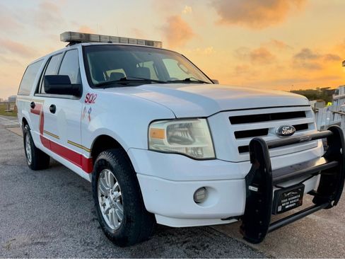 Used 2011 Ford Expedition EL XL image 3