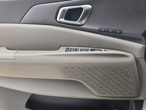 New 2026 Kia Carnival EX FWD image 18
