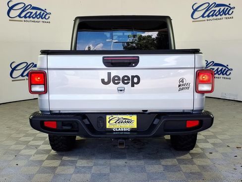 Used 2023 Jeep Gladiator Sport AWD/4WD image 4