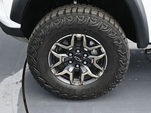 New 2026 Chevrolet Colorado ZR2 w/ Technology Package AWD/4WD image 24