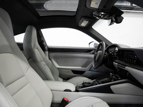 Used 2024 Porsche 911 Carrera 4S image 31