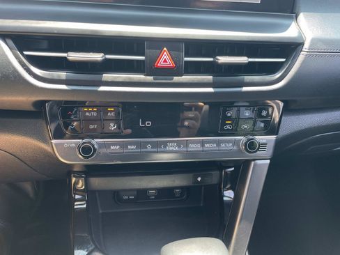 Used 2024 Kia Seltos EX AWD/4WD image 25