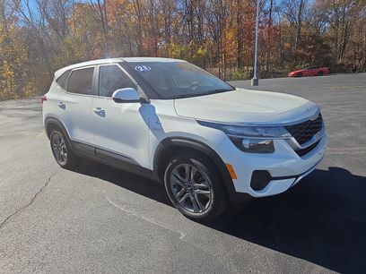 Used 2023 Kia Seltos LX