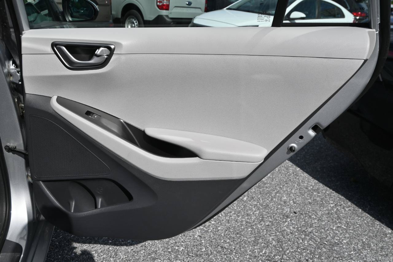 Used 2020 Hyundai Ioniq Blue FWD image 28