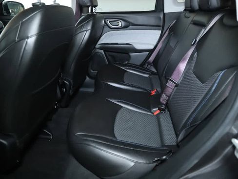 Used 2022 Jeep Compass Latitude image 14