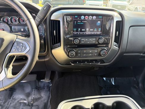 Used 2018 Chevrolet Silverado 1500 LT w/ LT Convenience Package AWD/4WD image 22