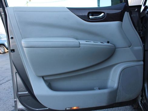 Used 2014 Nissan Quest S image 15