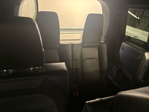 Used 2023 Land Rover Defender 110 X-Dynamic SE image 31