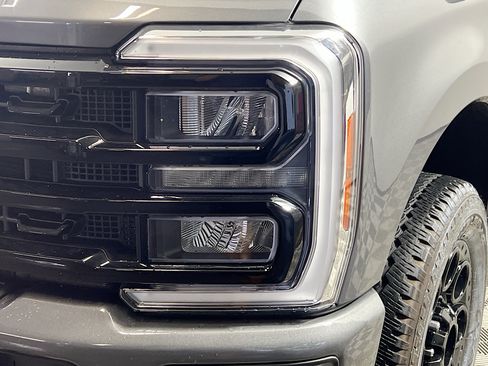 Used 2024 Ford F250 Lariat w/ Black Appearance Package AWD/4WD image 12