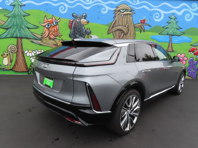 Used 2024 Cadillac Lyriq Luxury AWD/4WD image 4