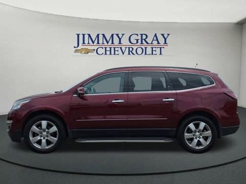 Used 2017 Chevrolet Traverse Premier FWD image 2