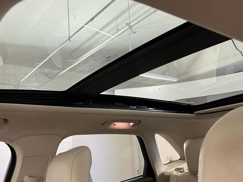 Used 2019 Lincoln MKC Reserve w/ MKC Climate Package FWD image 10